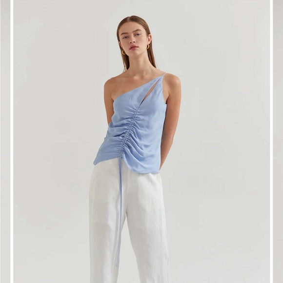Stunning one shoulder spring top - Picture 2 of 5